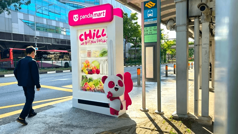 バス停広告例(フードデリバリーサービス「Food Panda」)