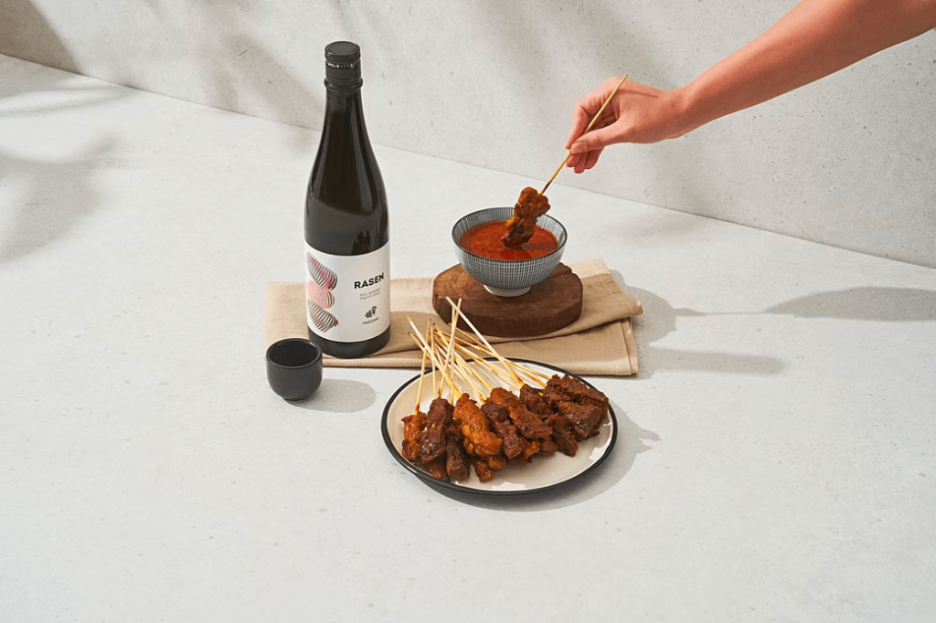 シンガポール料理に合う日本酒「RASEN(ラセン)」